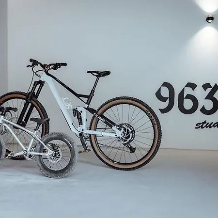963