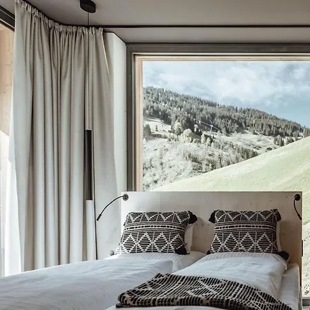 Chalet 963 *